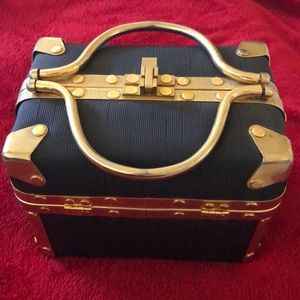 Vintage Handheld Trunk
